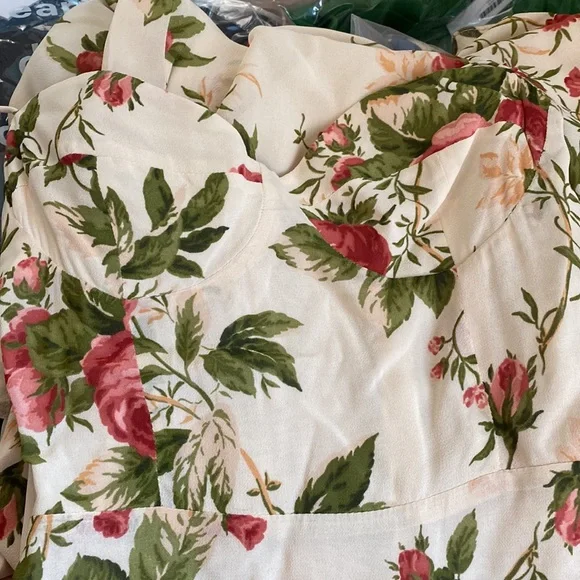 Gorgeous floral Reformation Melita dress - Picture 9 of 9